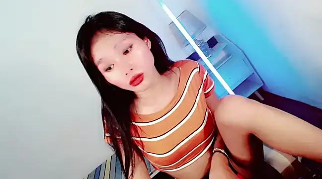 amomentoflust69 online show from March 2025 06:53:01 AM