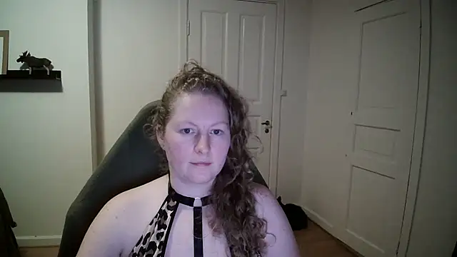 Snapshot of Girlnina-1995 chatting on December 2024 05:31:02 PM Girlnina-1995 online show from December 2024 05:31:02 PM