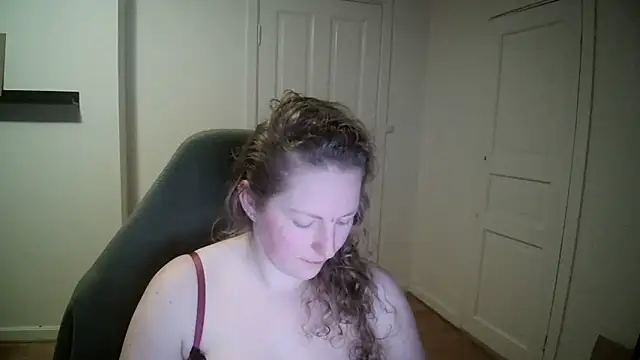 Snapshot of Girlnina-1995 chatting on January 2025 07:48:02 PM Girlnina-1995 online show from January 2025 07:48:02 PM