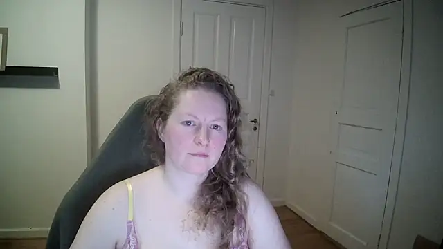 Snapshot of Girlnina-1995 chatting on February 2025 09:19:01 AM Girlnina-1995 online show from February 2025 09:19:01 AM