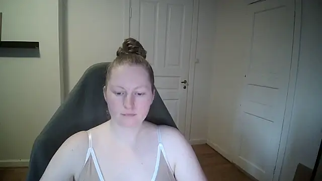 Snapshot of Girlnina-1995 chatting on February 2025 01:44:01 PM Girlnina-1995 online show from February 2025 01:44:01 PM