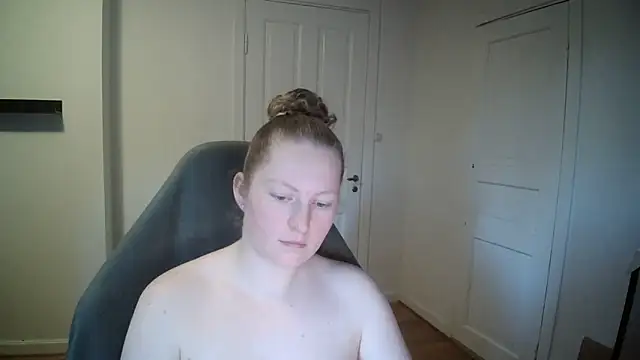 Snapshot of Girlnina-1995 chatting on February 2025 01:21:02 PM Girlnina-1995 online show from February 2025 01:21:02 PM