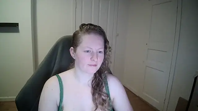 Snapshot of Girlnina-1995 chatting on February 2025 09:25:02 AM Girlnina-1995 online show from February 2025 09:25:02 AM