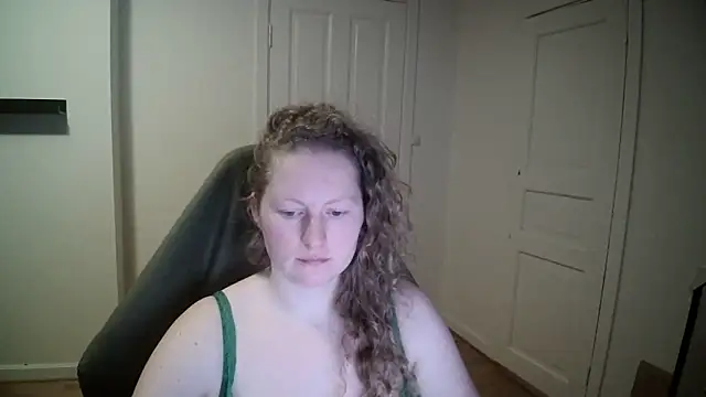 Snapshot of Girlnina-1995 chatting on February 2025 05:19:02 PM Girlnina-1995 online show from February 2025 05:19:02 PM