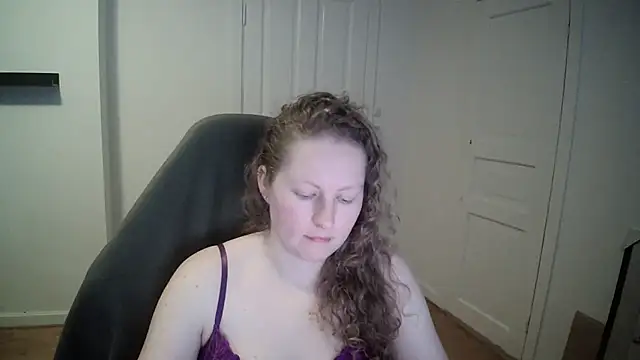 Snapshot of Girlnina-1995 chatting on February 2025 02:02:01 PM Girlnina-1995 online show from February 2025 02:02:01 PM