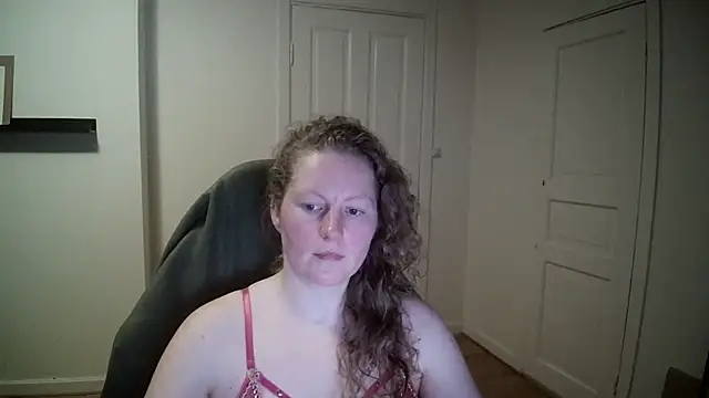 Snapshot of Girlnina-1995 chatting on February 2025 05:09:02 PM Girlnina-1995 online show from February 2025 05:09:02 PM