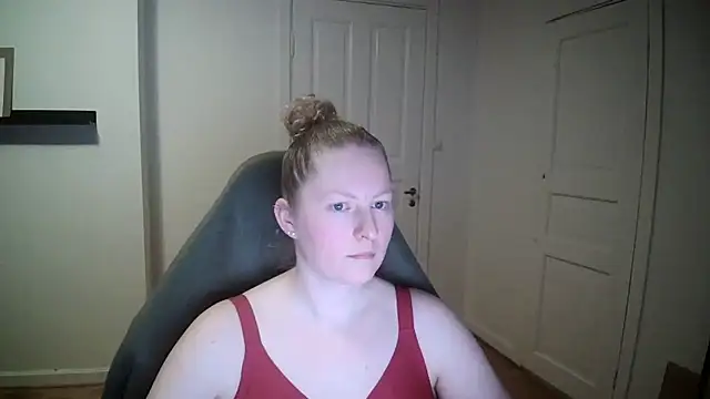 Snapshot of Girlnina-1995 chatting on February 2025 06:54:02 PM Girlnina-1995 online show from February 2025 06:54:02 PM