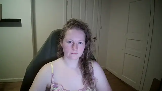 Snapshot of Girlnina-1995 chatting on March 2025 09:04:02 PM Girlnina-1995 online show from March 2025 09:04:02 PM