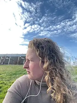 Snapshot of Girlnina-1995 chatting on March 2025 03:07:02 PM Girlnina-1995 online show from March 2025 03:07:02 PM