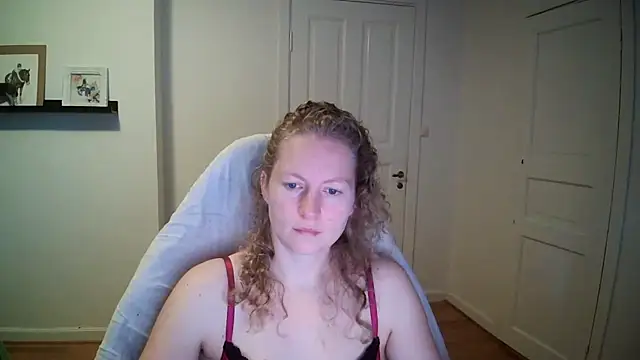 Snapshot of Girlnina-1995 chatting on October 2025 06:57:02 AM Girlnina-1995 online show from October 2025 06:57:02 AM