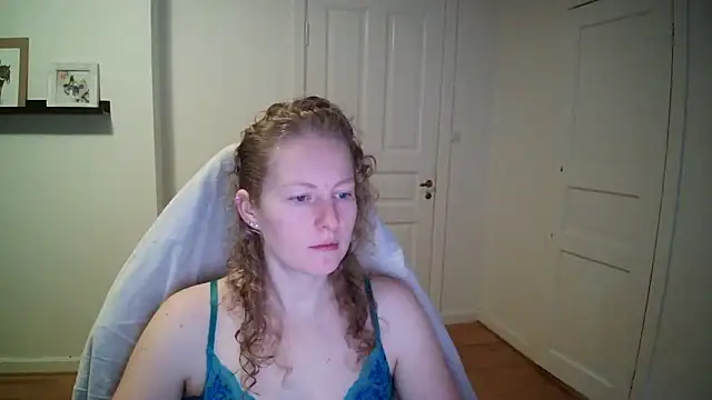 Snapshot of Girlnina-1995 chatting on November 2025 08:57:02 AM Girlnina-1995 online show from November 2025 08:57:02 AM