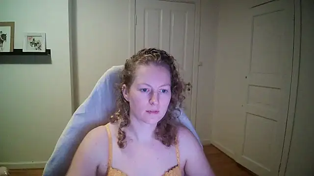 Snapshot of Girlnina-1995 chatting on November 2025 04:07:02 PM Girlnina-1995 online show from November 2025 04:07:02 PM