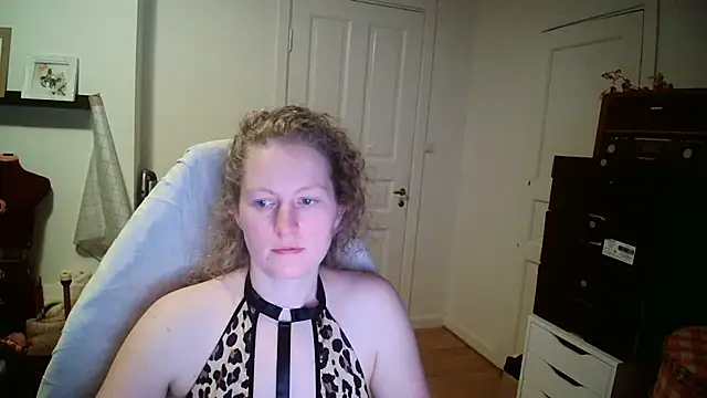 Snapshot of Girlnina-1995 chatting on December 2025 07:18:01 PM Girlnina-1995 online show from December 2025 07:18:01 PM