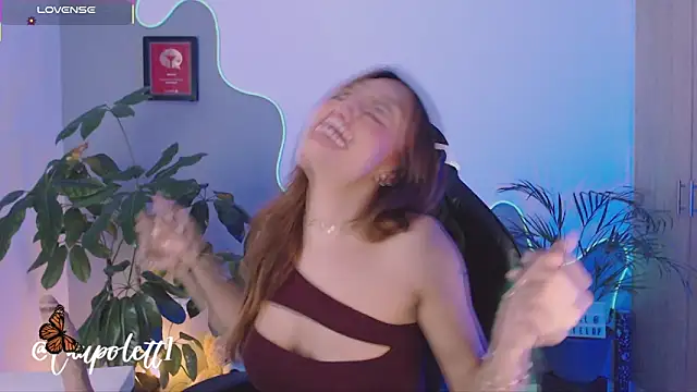 Snapshot of LauPolett chatting on November 2025 04:44:02 AM LauPolett online show from November 2025 04:44:02 AM