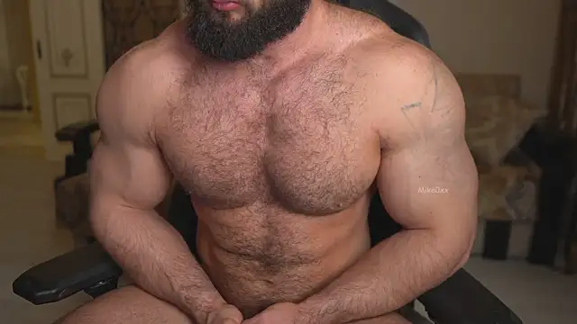 Snapshot of mike0xx chatting on October 2025 09:32:01 AM mike0xx online show from October 2025 09:32:01 AM