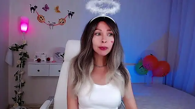 Snapshot of wendifoste chatting on October 2025 06:53:02 PM wendifoste online show from October 2025 06:53:02 PM