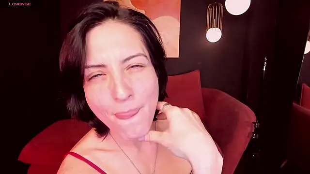 LorenDaze online show from December 2024 05:02:01 PM