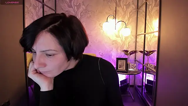 Snapshot of LorenDaze chatting on February 2026 07:37:02 AM LorenDaze online show from February 2026 07:37:02 AM