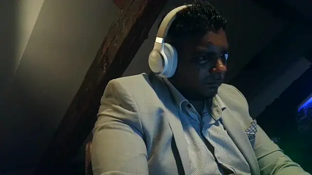 Snapshot of Bandusrilankasexymen chatting on February 2025 09:05:02 PM Bandusrilankasexymen online show from February 2025 09:05:02 PM