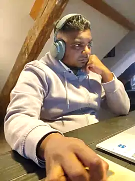 Snapshot of Bandusrilankasexymen chatting on March 2025 09:48:01 PM Bandusrilankasexymen online show from March 2025 09:48:01 PM