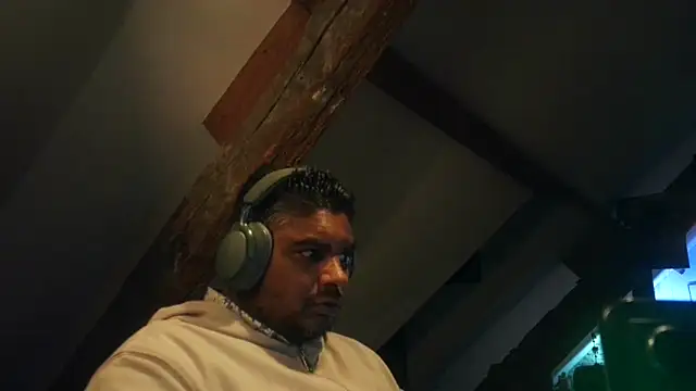 Snapshot of Bandusrilankasexymen chatting on October 2025 10:42:01 PM Bandusrilankasexymen online show from October 2025 10:42:01 PM