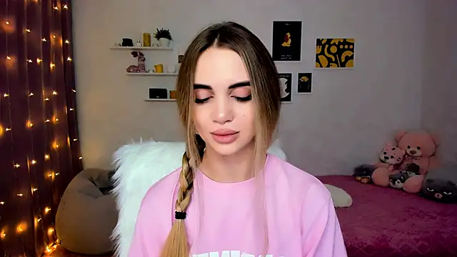 Snapshot of aPieceOfJoy chatting on December 2024 11:45:01 PM aPieceOfJoy online show from December 2024 11:45:01 PM