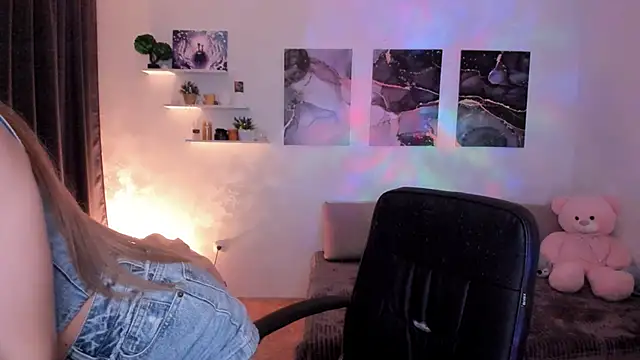 Snapshot of aPieceOfJoy chatting on September 2025 11:39:02 PM aPieceOfJoy online show from September 2025 11:39:02 PM