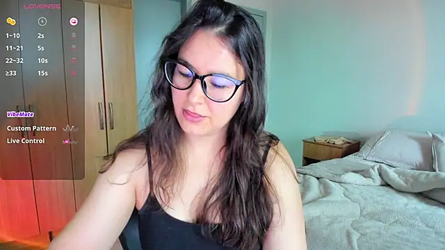 Snapshot of anna_love_hot chatting on December 2024 08:04:01 PM anna love hot online show from December 2024 08:04:01 PM