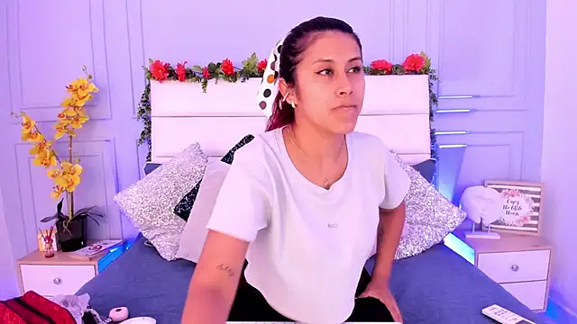 Karlagonzales  online show from March 2025 06:20:02 PM