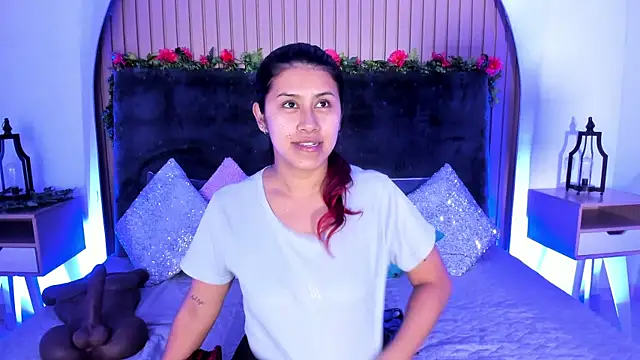 Karlagonzales  online show from November 2025 10:21:01 AM