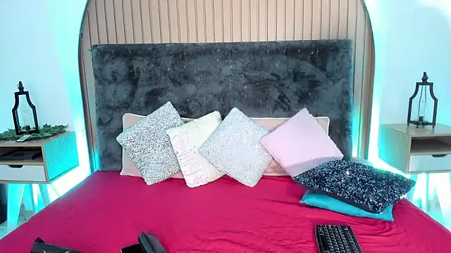 Karlagonzales  online show from February 2026 06:55:02 PM