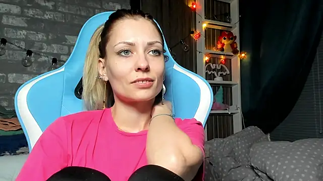 karo123421 online show from December 2025 08:46:01 PM