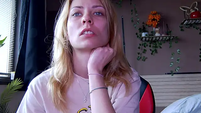 karo123421 online show from February 2026 07:01:01 AM