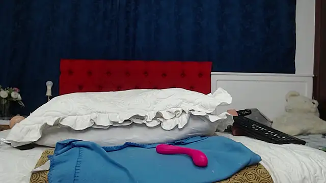 Snapshot of LADYSLAVEXXX chatting on December 2024 01:07:02 AM LADYSLAVEXXX online show from December 2024 01:07:02 AM