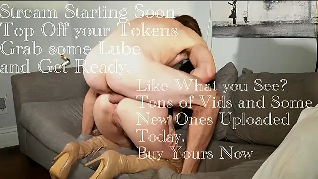 Snapshot of RhiCon chatting on January 2026 12:36:01 AM RhiCon online show from January 2026 12:36:01 AM