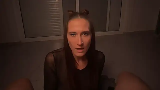 Snapshot of RhiCon chatting on February 2026 01:21:01 AM RhiCon online show from February 2026 01:21:01 AM