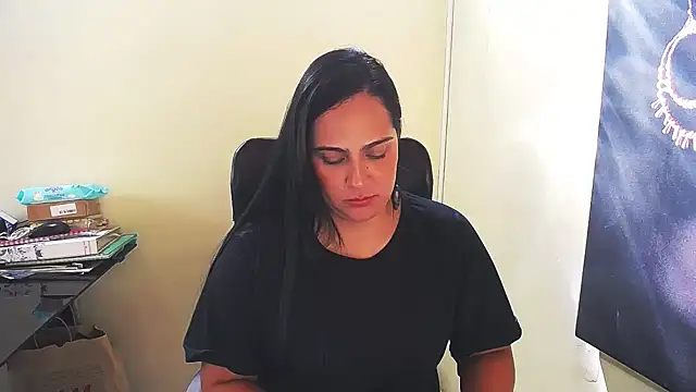 Snapshot of kendall_52 chatting on January 2025 03:02:01 PM kendall 52 online show from January 2025 03:02:01 PM