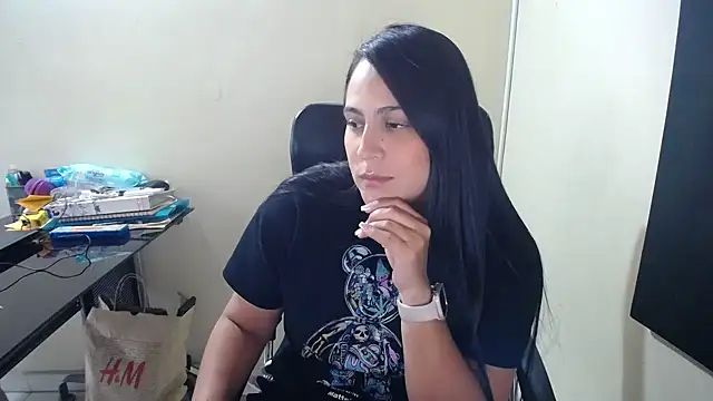 Snapshot of kendall_52 chatting on February 2025 06:15:02 PM kendall 52 online show from February 2025 06:15:02 PM