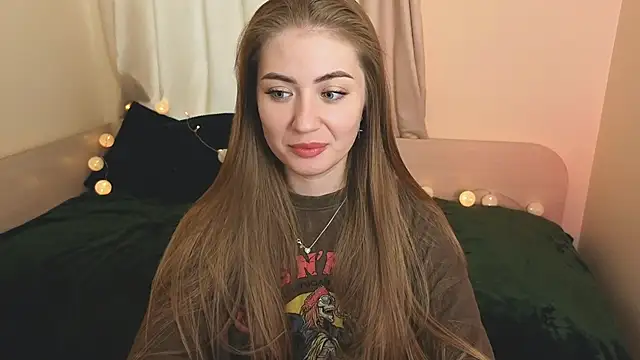 Snapshot of Adelyna_Bird chatting on December 2025 08:30:01 AM Adelyna Bird online show from December 2025 08:30:01 AM