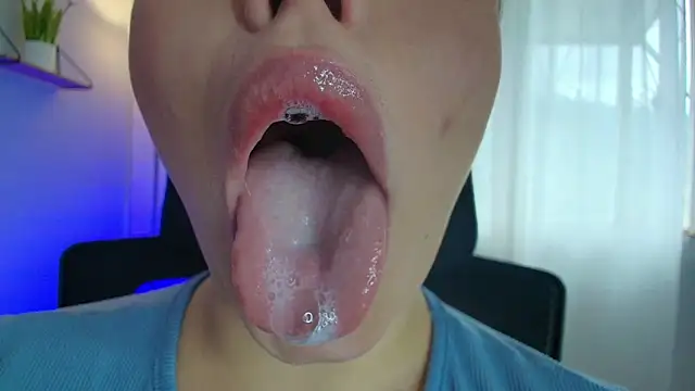 lisbet21x online show from March 2025 02:29:02 PM