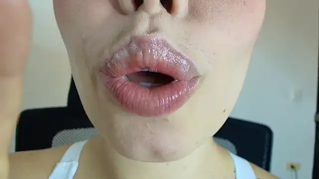 lisbet21x online show from November 2025 08:00:01 PM