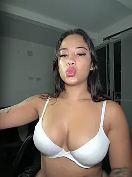 Snapshot of Nattasha_Brown chatting on November 2025 09:59:01 AM Nattasha Brown online show from November 2025 09:59:01 AM