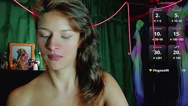 Summer XO online show from February 2026 11:44:01 PM