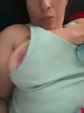 Snapshot of andreaisis2 chatting on February 2026 06:03:02 PM andreaisis2 online show from February 2026 06:03:02 PM