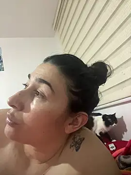 andreaisis2 online show from May 2026 06:52:02 AM