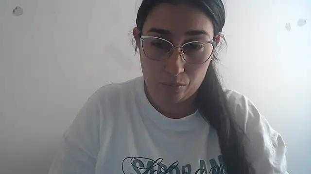Snapshot of andreaisis2 chatting on July 2026 08:19:01 PM andreaisis2 online show from July 2026 08:19:01 PM