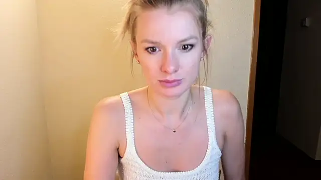 Snapshot of Annloveyou chatting on January 2025 10:24:01 PM Annloveyou online show from January 2025 10:24:01 PM