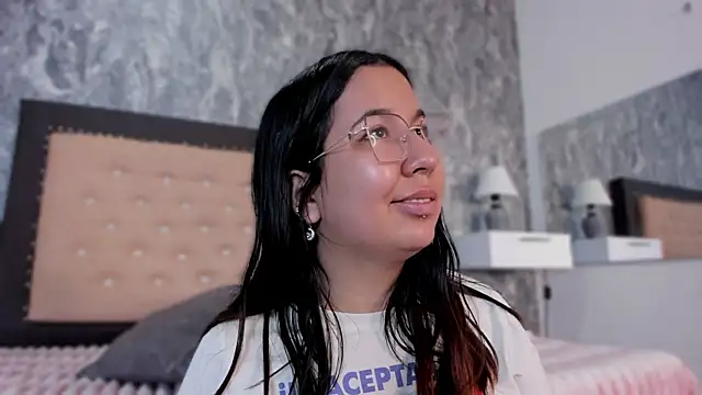 Lia sarahi online show from October 2025 11:41:02 AM