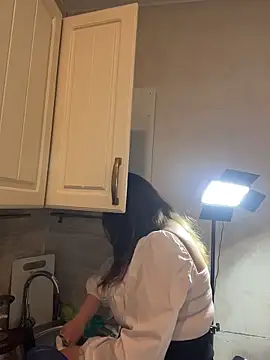 DienkaGreen online show from December 2025 09:33:02 PM