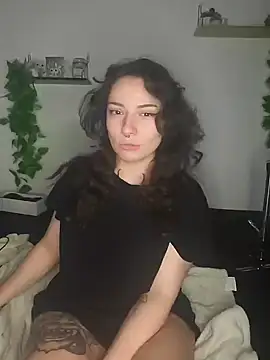 Snapshot of Moxxxie chatting on February 2025 06:26:02 AM Moxxxie online show from February 2025 06:26:02 AM